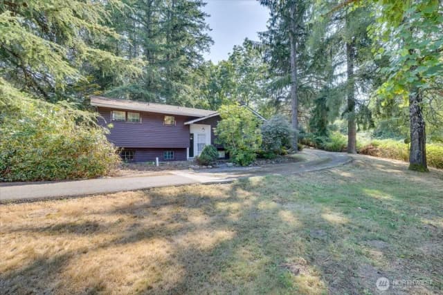 Property photo for 12521 Roosevelt Road, Snohomish