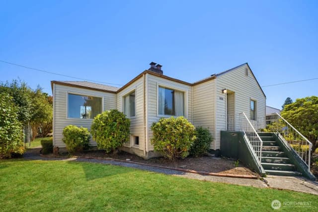 Property photo for 10808 Lake Ridge Drive S, Seattle