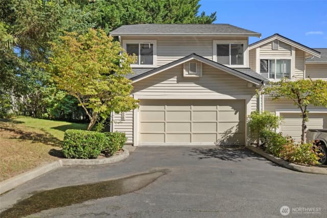Property photo for 12438 Ne 7th Place, Bellevue