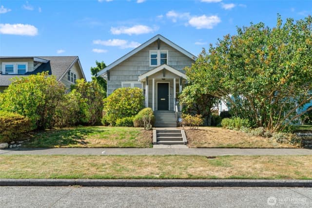 Property photo for 5021 36th Avenue Sw, Seattle