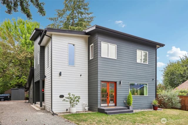 Property photo for 10030 37th Avenue Sw, Seattle