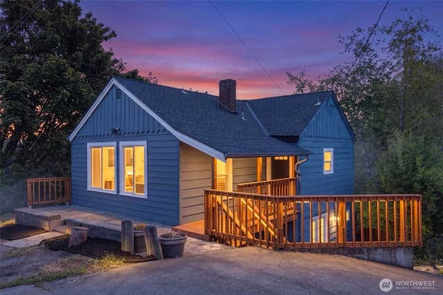 Property photo for 13222 37th Avenue S, Tukwila