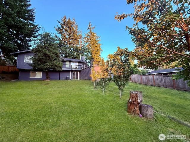 Property photo for 2000 Ne 27th Street, Renton