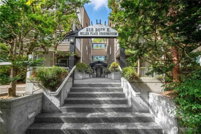 Property photo for 215 20th Avenue E #204, Seattle