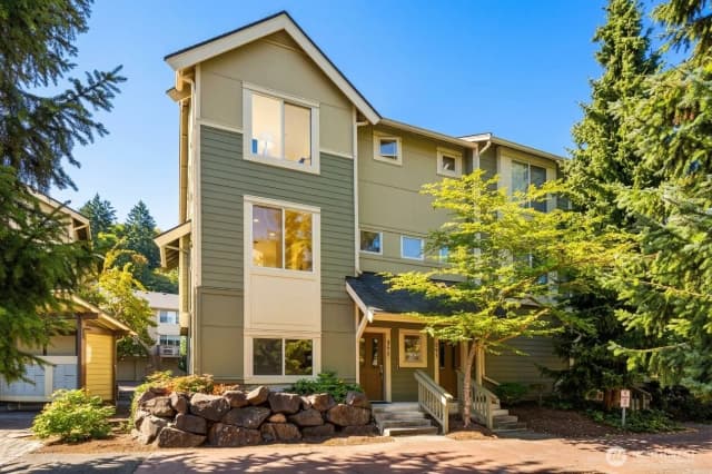 Property photo for 377 Nw Pebble Lane, Issaquah