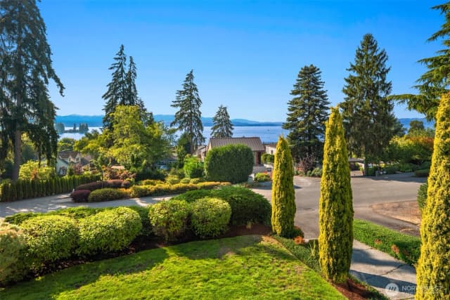 Property photo for 4600 92nd Avenue Ne, Yarrow Point