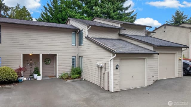Property photo for 1555 Union Avenue Ne #24e, Renton