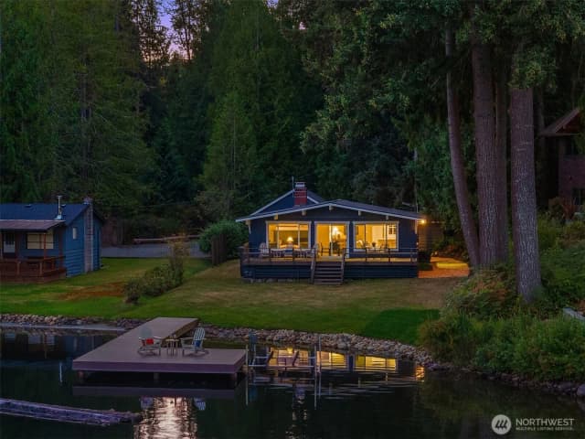 Property photo for 3 Sw Lake Roesiger Road, Snohomish