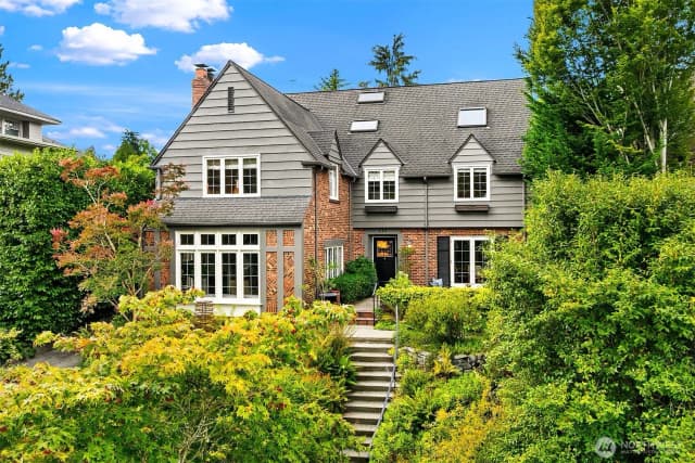 Property photo for 115 Dorffel Drive E, Seattle