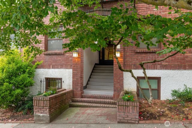 Property photo for 516 E Thomas Street #202, Seattle