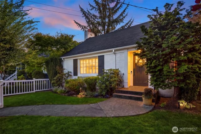Property photo for 5019 36th Avenue Ne, Seattle