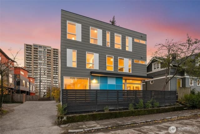Property photo for 809 Ne 48th Street, Seattle