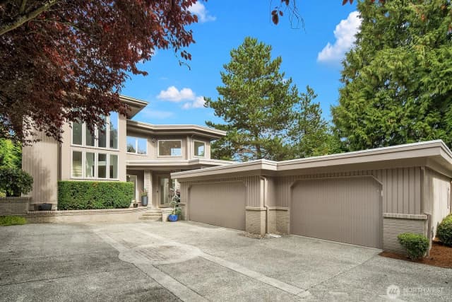 Property photo for 9506 Ne Points Drive, Kirkland