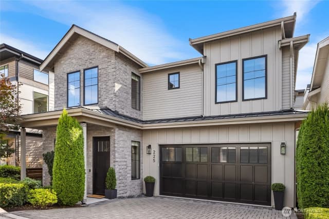 Property photo for 225 3rd Avenue S, Kirkland