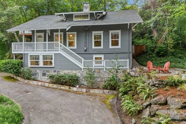 Property photo for 2106 Fairmount Avenue Sw, Seattle