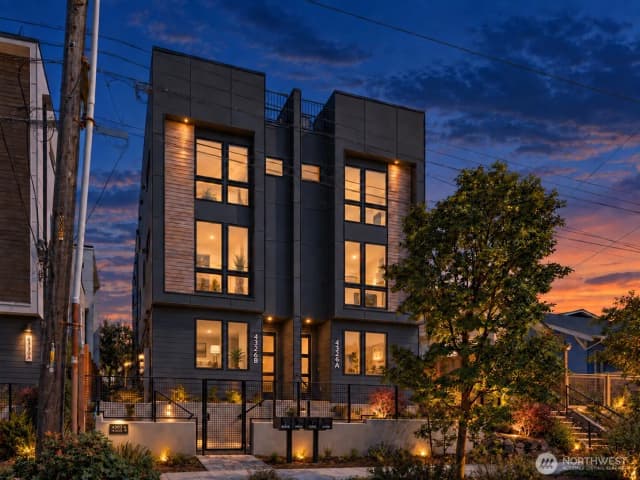 Property photo for 4326 Woodlawn Avenue N #b, Seattle