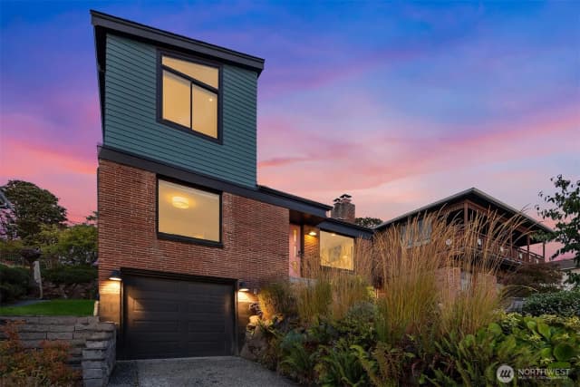 Property photo for 4002 12th Avenue S, Seattle