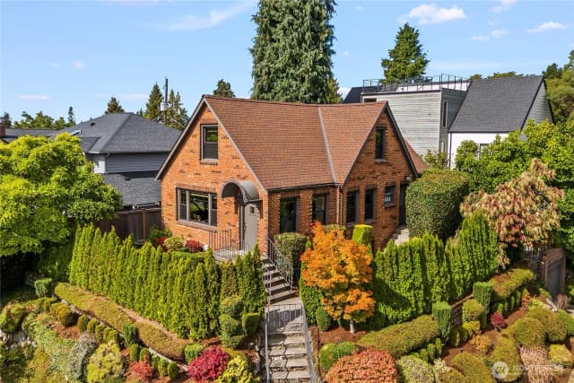 Property photo for 2355 45th Avenue Sw, Seattle