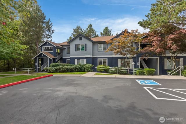 Property photo for 10825 Se 200th Street #b102, Kent