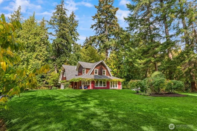 Property photo for 8453 Ferncliff Avenue Ne, Bainbridge Island