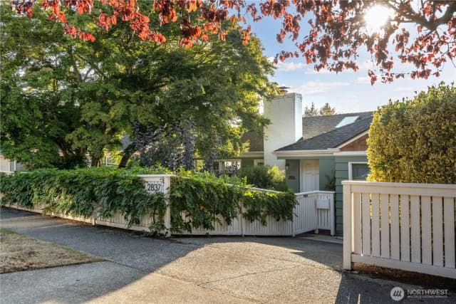 Property photo for 2837 12th Avenue W, Seattle
