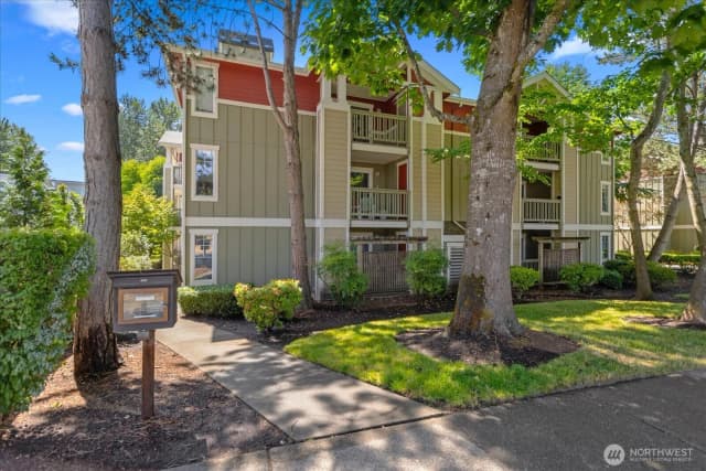 Property photo for 7711 Ne 175th Street #f202, Kenmore
