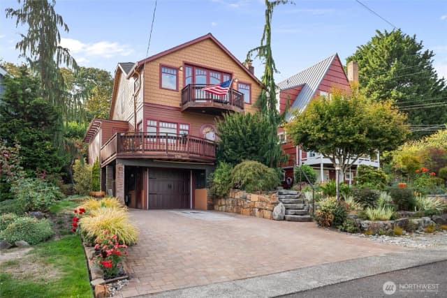 Property photo for 6705 56th Avenue S, Seattle