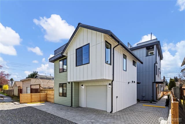 Property photo for 516 N 102nd Street, Seattle