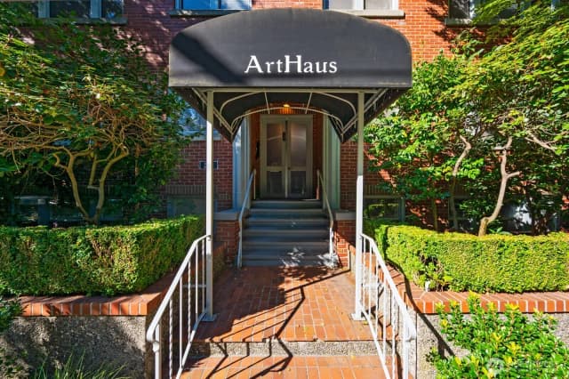 Property photo for 735 Federal Avenue E #5, Seattle