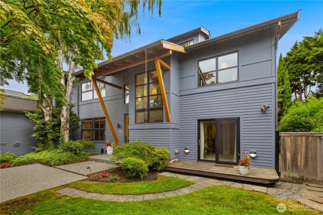 Property photo for 2223 39th Avenue E, Seattle