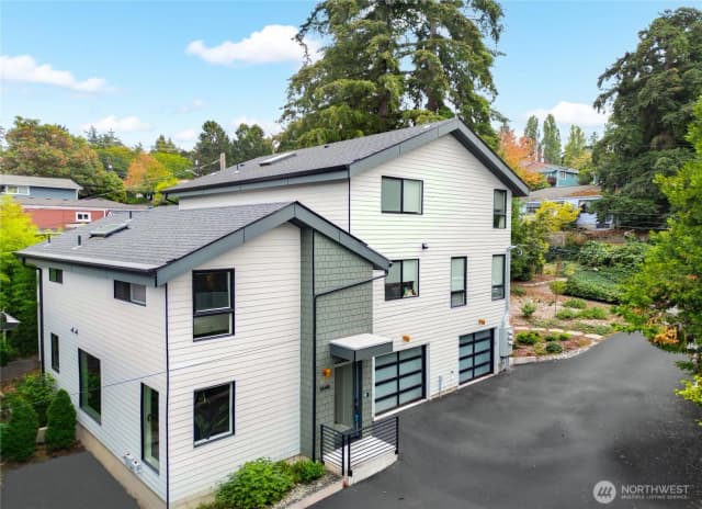 Property photo for 514 Ne 102nd Street #b, Seattle