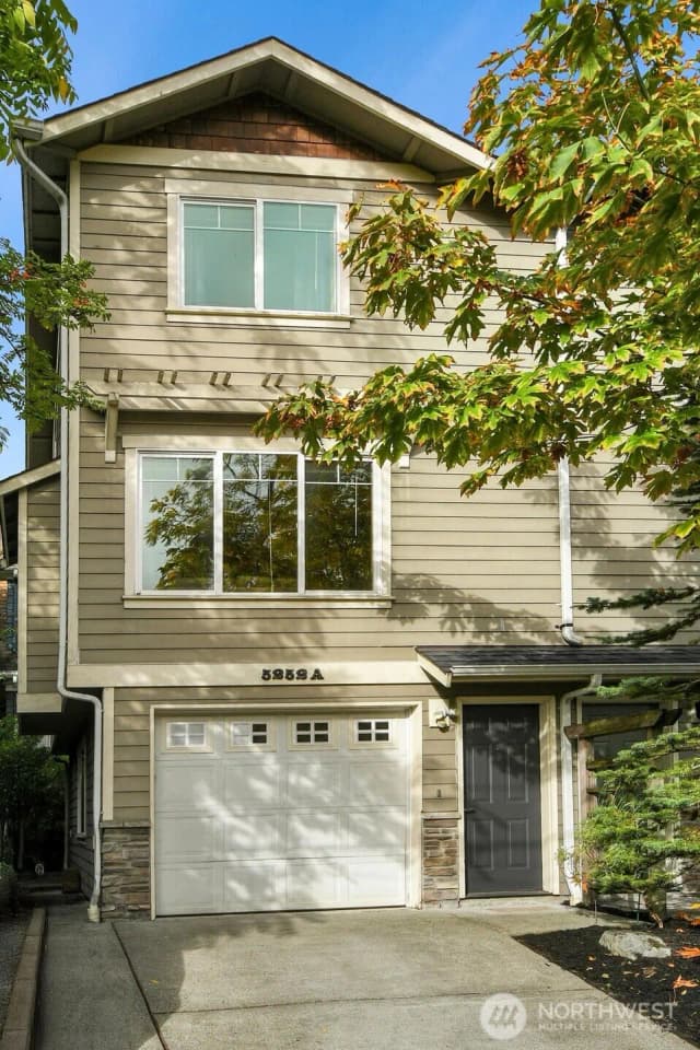 Property photo for 5252 12th Avenue Ne #a, Seattle