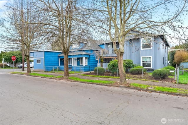 Property photo for 441 445 Smithers Avenue S, Renton