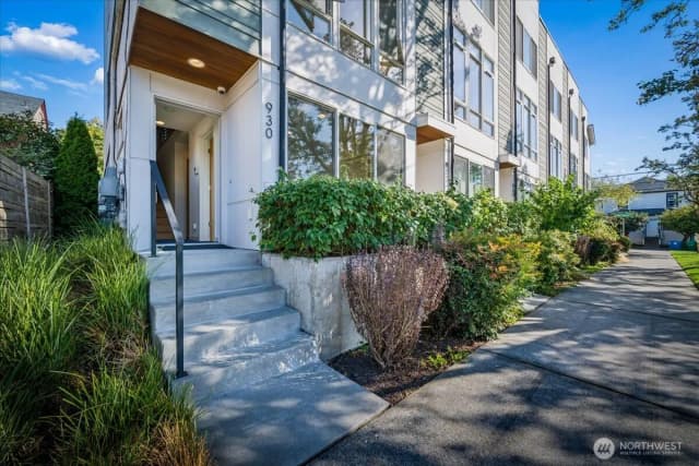 Property photo for 930 28th Avenue S, Seattle