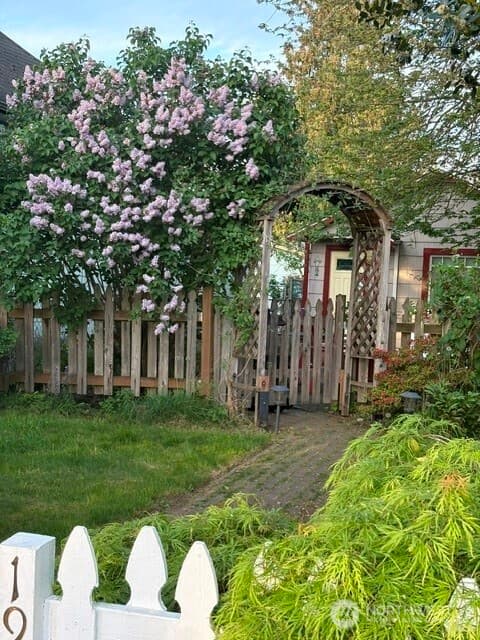 Property photo for 1927 Wetmore Avenue, Everett