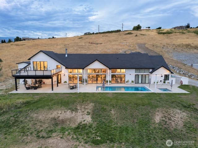 Property photo for 4795 Chelan Boulevard, Manson